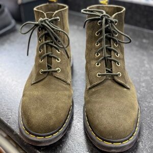 Doc Marten’s Suede Men’s Boots-size 12